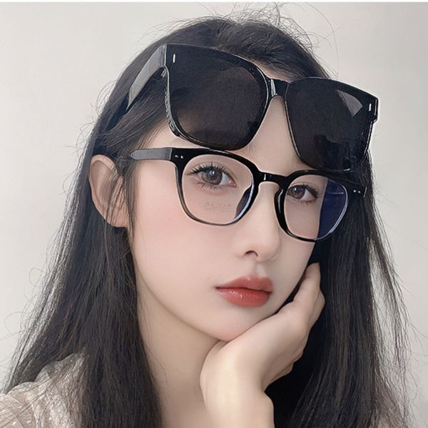 new set of mirror polarizing sunglasses can be set of myopia glasses a mirror double use all fashion black fashion travel beach riding sungl, White;black
new set of mirror polarizing sunglasses can be set of myopia glasses a mirror double use all fashion black fashion travel beach riding sungl, White;black