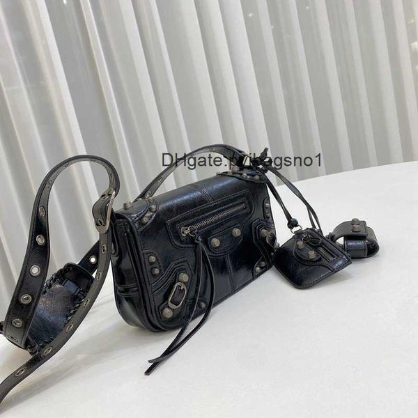 agci designer handbag evening balense ga b family locomotive bag burst cracks leather liuding camera bag both male and female
agci designer handbag evening balense ga b family locomotive bag burst cracks leather liuding camera bag both male and female