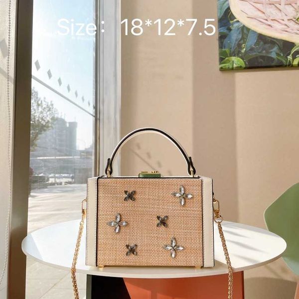women's 2023 new korean net red rhinestone flower chain box bag small square bag handheld one shoulder crossbody bag 230613
women's 2023 new korean net red rhinestone flower chain box bag small square bag handheld one shoulder crossbody bag 230613