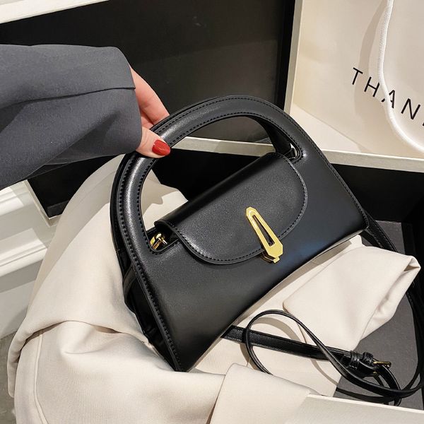 women handbag luxurys bag crossbody bag famous classical bag designer bag messenger lady female tote purse silver chain 
women handbag luxurys bag crossbody bag famous classical bag designer bag messenger lady female tote purse silver chain