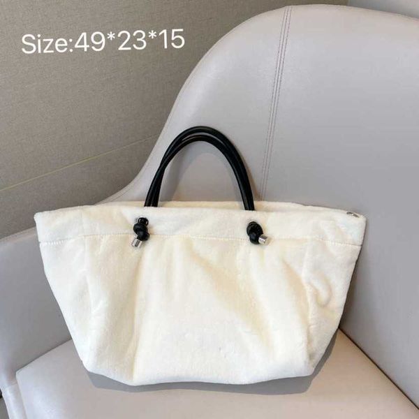 autumn and winter 2022 new south korean cyber red contrast hairy large capacity tote steamed bun mother bag one shoulder crossbody bag 23061
autumn and winter 2022 new south korean cyber red contrast hairy large capacity tote steamed bun mother bag one shoulder crossbody bag 23061