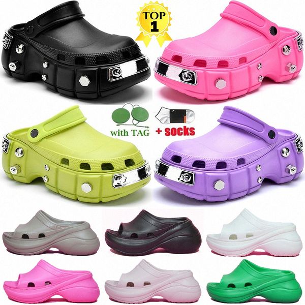 2023 women men slippers fashion triple s flip flops hardcroc beach pool slides sandals sports punk style rubber rivet slide casual foam shoe, Black
2023 women men slippers fashion triple s flip flops hardcroc beach pool slides sandals sports punk style rubber rivet slide casual foam shoe, Black