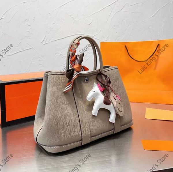 luxury handbag garden bag designer bag tote bag real leather the first layer of cowhide soft and large capacity big size
luxury handbag garden bag designer bag tote bag real leather the first layer of cowhide soft and large capacity big size
