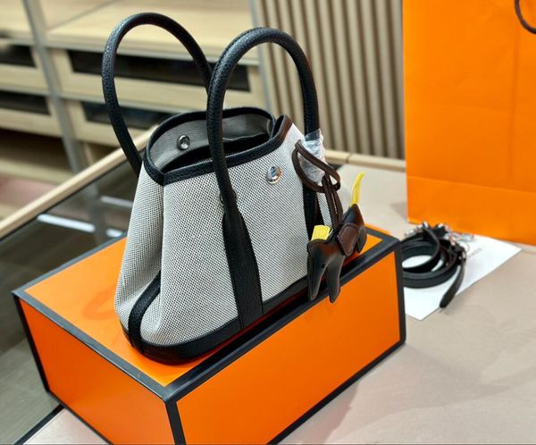 designers women's cloth garden single shoulder diagonal cross portable fashion shopping bag bucket tote bag handbag
designers women's cloth garden single shoulder diagonal cross portable fashion shopping bag bucket tote bag handbag