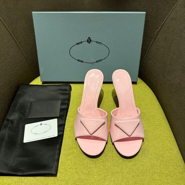 leather mid heel ladies sandals slippers designer fashion ladies flats printed jelly rubber leather ladies dress shoes high heel boots 35-45, Black
leather mid heel ladies sandals slippers designer fashion ladies flats printed jelly rubber leather ladies dress shoes high heel boots 35-45, Black