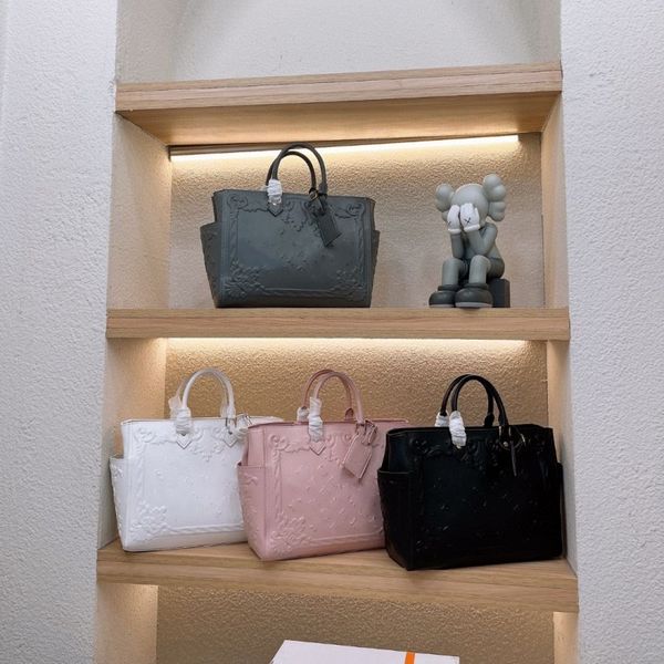 designer bag cowhide embossed 32cm women crossbody bag tote castle relief sac plat handbag large capacity purse luxury bags leather gold har
designer bag cowhide embossed 32cm women crossbody bag tote castle relief sac plat handbag large capacity purse luxury bags leather gold har