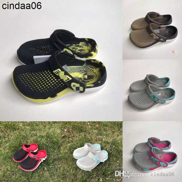wholesale kids hole shoes children's sandlas new outdoor slippers soft sole durable slides boys and girls' beach shoes, Black
wholesale kids hole shoes children's sandlas new outdoor slippers soft sole durable slides boys and girls' beach shoes, Black