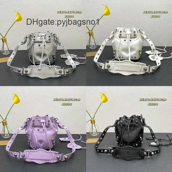 agci designer handbag evening balense ga family b le cagole motorcycle bucket bag punk rivet three in one crossbody underarm bag female
agci designer handbag evening balense ga family b le cagole motorcycle bucket bag punk rivet three in one crossbody underarm bag female