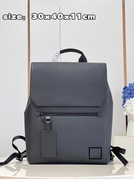 designer backpack men's bag 1v fashion classic large capacity bag leather cowhine front clamshell original black hardware logo accessor
designer backpack men's bag 1v fashion classic large capacity bag leather cowhine front clamshell original black hardware logo accessor