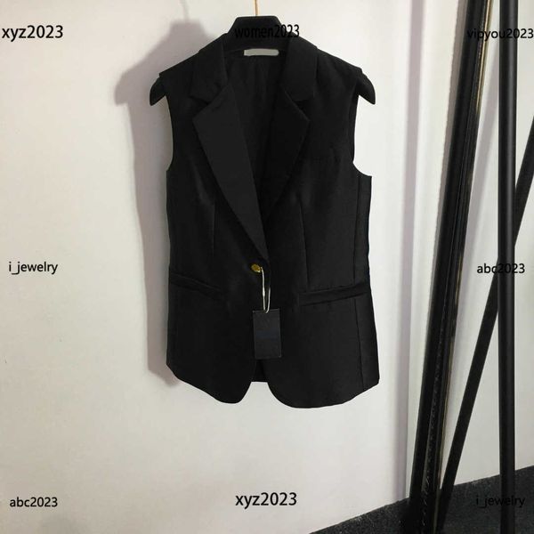 luxury designer women vests back diamond logo girl jacket size s-xl fashion sleeveless lapel lady coat, Black;white
luxury designer women vests back diamond logo girl jacket size s-xl fashion sleeveless lapel lady coat, Black;white