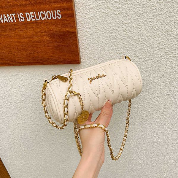 design embroidery pencil holder chain bar women's 2023 summer shoulder fashionable small golden ball oblique straddle bag
design embroidery pencil holder chain bar women's 2023 summer shoulder fashionable small golden ball oblique straddle bag