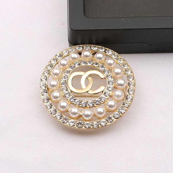 luxury women men designer brand letter brooches 18k gold plated pearl round jewelry brooch charm pin marry christmas party gift accessorie h, Gray
luxury women men designer brand letter brooches 18k gold plated pearl round jewelry brooch charm pin marry christmas party gift accessorie h, Gray