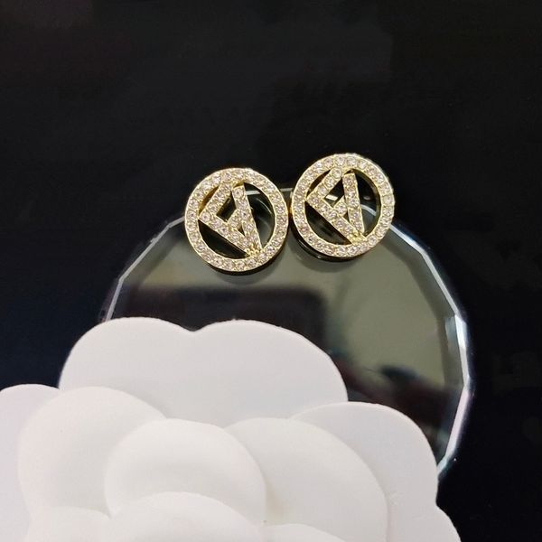 designer ear studs earrings non fading charm women diamond with stmap designer jewelry party family gift spring romantic girl chain, Golden;silver
designer ear studs earrings non fading charm women diamond with stmap designer jewelry party family gift spring romantic girl chain, Golden;silver