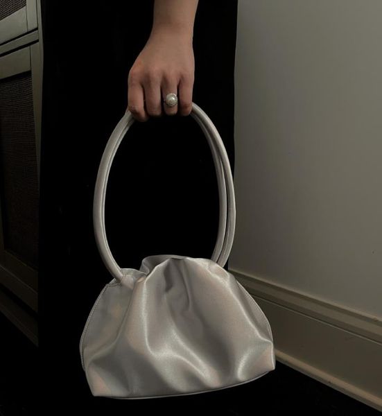 y2k small soft silver soft polyester shoulder side bags with short handle for women luxury fashion cloud handbags
y2k small soft silver soft polyester shoulder side bags with short handle for women luxury fashion cloud handbags