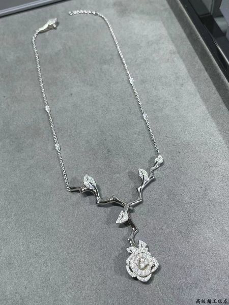 luxurys designers necklaces pendant necklaces for women with earrings link chain fashion jewelry accessories, Silver
luxurys designers necklaces pendant necklaces for women with earrings link chain fashion jewelry accessories, Silver