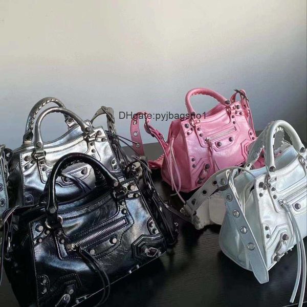 agci designer handbag evening balense ga fashion versatile dark locomotive design riveted one shoulder crossbody bag for women
agci designer handbag evening balense ga fashion versatile dark locomotive design riveted one shoulder crossbody bag for women