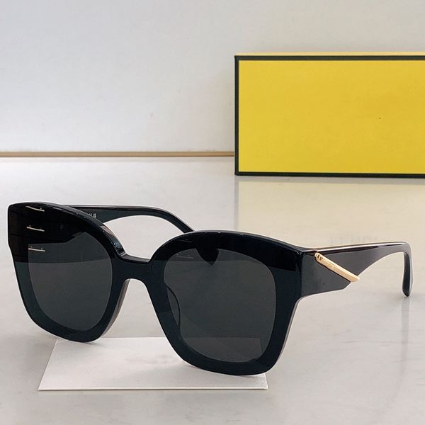 men's luxury fashion classic sunglasses metal square gold frame uv400 designer retro style sunglasses protective glasses case, White;black
men's luxury fashion classic sunglasses metal square gold frame uv400 designer retro style sunglasses protective glasses case, White;black
