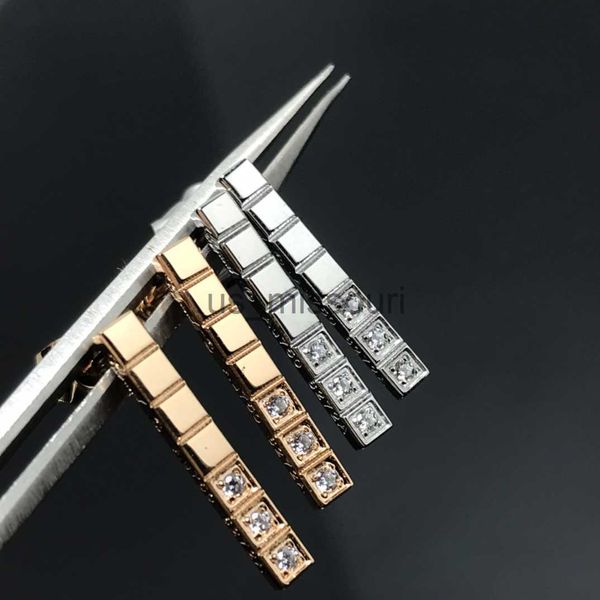 stud s925 sterling silver women's earrings premium french luxury jewelry classic ice cube series christmas and new year gift j230613, Golden;silver
stud s925 sterling silver women's earrings premium french luxury jewelry classic ice cube series christmas and new year gift j230613, Golden;silver