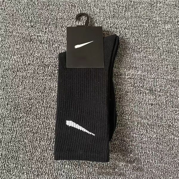designer socks 2023 designer mens womens luxury fashion casual versatility stockings 10 colors sports sockings letter pattern print women at, Black;white
designer socks 2023 designer mens womens luxury fashion casual versatility stockings 10 colors sports sockings letter pattern print women at, Black;white