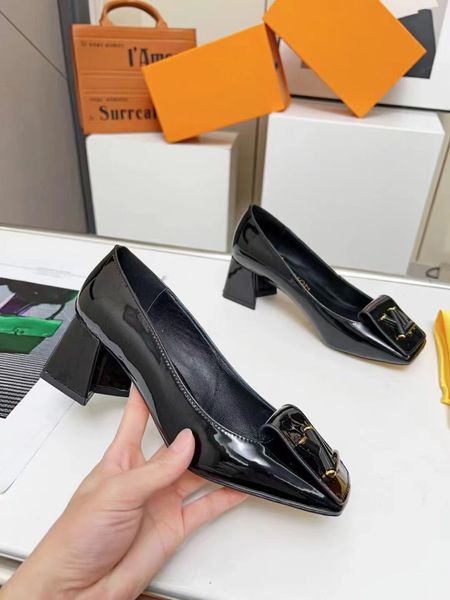 2023 designer luxury women sandals girl female heel square toe chunky heels women sandas shoes for womens ladies sandal 35-42, Black
2023 designer luxury women sandals girl female heel square toe chunky heels women sandas shoes for womens ladies sandal 35-42, Black