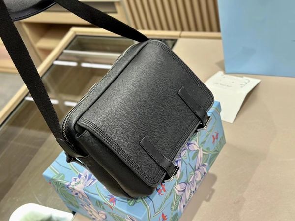men women's camera bag crossbody designer bag shoulder messenger bags messenger bag small purses handbags triangular zipper wallets
men women's camera bag crossbody designer bag shoulder messenger bags messenger bag small purses handbags triangular zipper wallets