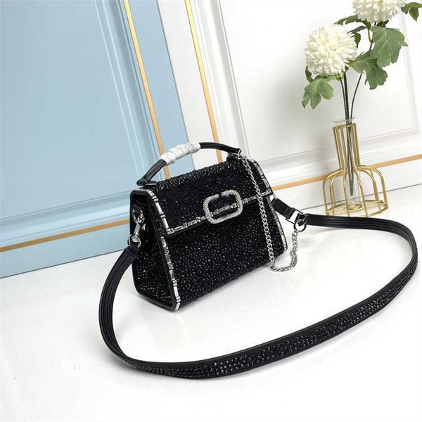 luxury valentino bag women designer crystals bags bges with logo brass gradient contrast diamond inlaid handheld one shoulder crossbody tote
luxury valentino bag women designer crystals bags bges with logo brass gradient contrast diamond inlaid handheld one shoulder crossbody tote