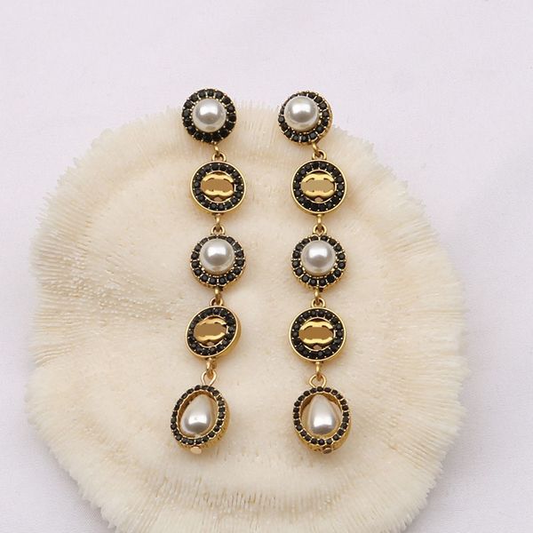 luxury fashion designer earrings letters stud eardrop round geometric famous women crystal rhinestone crystal pearl party gift 20 style, Golden;silver
luxury fashion designer earrings letters stud eardrop round geometric famous women crystal rhinestone crystal pearl party gift 20 style, Golden;silver