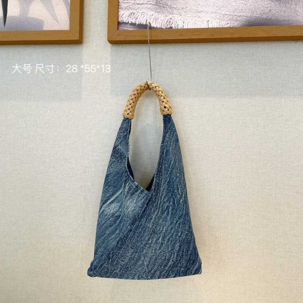 women's 2023 new korean net red contrast canvas denim tote bag handheld one shoulder underarm baozi mother bag 230613
women's 2023 new korean net red contrast canvas denim tote bag handheld one shoulder underarm baozi mother bag 230613