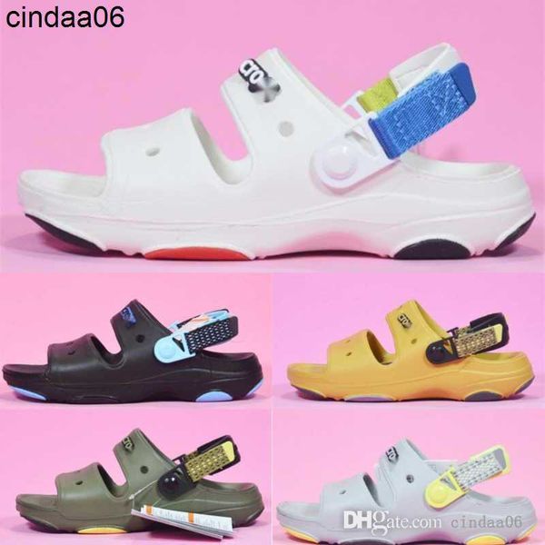 wholesale 2023 men's sandals summer new wave shoes lightweight wading beach hole shoes, Black
wholesale 2023 men's sandals summer new wave shoes lightweight wading beach hole shoes, Black