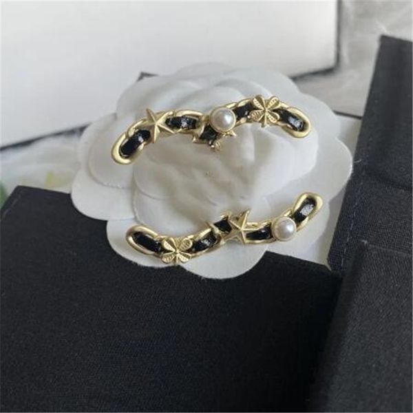 fashion letter brooches luxury designer pins brand retro pins women mens classic breastpin pearl clothes scarf suit dress accessories, Gray
fashion letter brooches luxury designer pins brand retro pins women mens classic breastpin pearl clothes scarf suit dress accessories, Gray