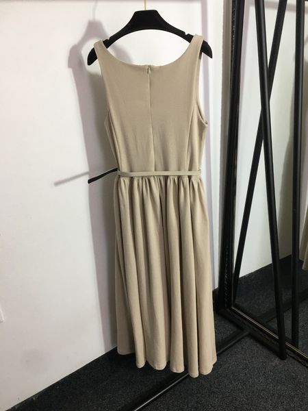 2023 summer new women's dress original quality sleeveless mid length dress fashion casual dress, White;black
2023 summer new women's dress original quality sleeveless mid length dress fashion casual dress, White;black