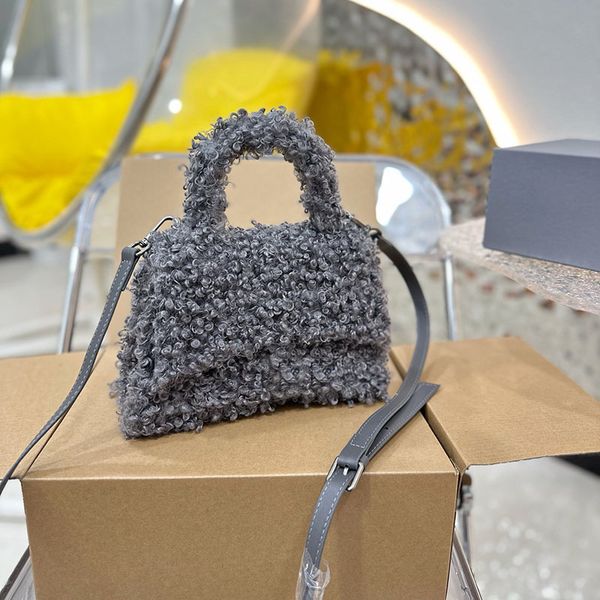 bags discount designer lamb wool hourglass handbag women luxury woolen classic vintage wallet handle square small shopping handbags woolen s
bags discount designer lamb wool hourglass handbag women luxury woolen classic vintage wallet handle square small shopping handbags woolen s