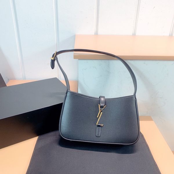luxury cleo handbag bag underarm bag for women's men tote crossbody shoulder genuine leather hobo vagrant designer crocodile pattern wa
luxury cleo handbag bag underarm bag for women's men tote crossbody shoulder genuine leather hobo vagrant designer crocodile pattern wa