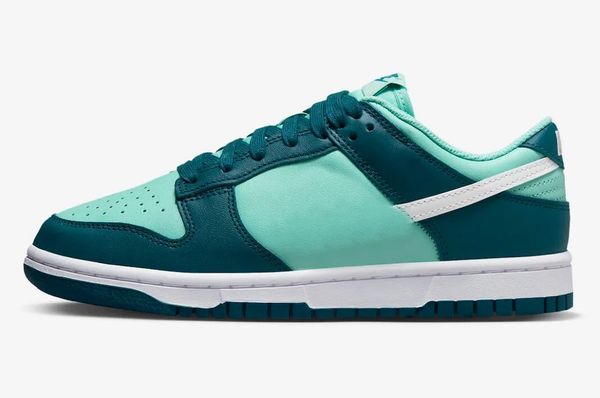 dnks designer shoes geode teal dd1503-301 white emerald rise mens womens running sports sneakers outdoor shoes with original box
dnks designer shoes geode teal dd1503-301 white emerald rise mens womens running sports sneakers outdoor shoes with original box