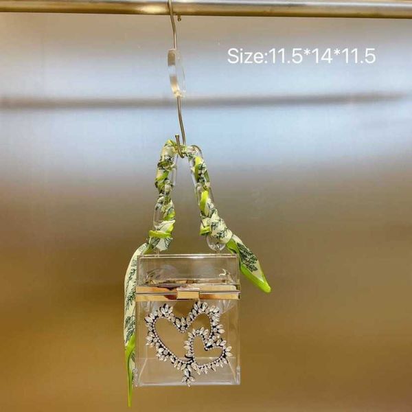 women 2023 new korean net red love diamond rhinestone acrylic chain lock transparent box bag 230613
women 2023 new korean net red love diamond rhinestone acrylic chain lock transparent box bag 230613