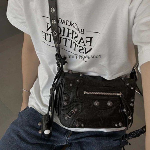 agci designer handbag evening balense ga paris locomotive bag leather crossbody bag fashionable and versatile a must-have for trendy people
agci designer handbag evening balense ga paris locomotive bag leather crossbody bag fashionable and versatile a must-have for trendy people