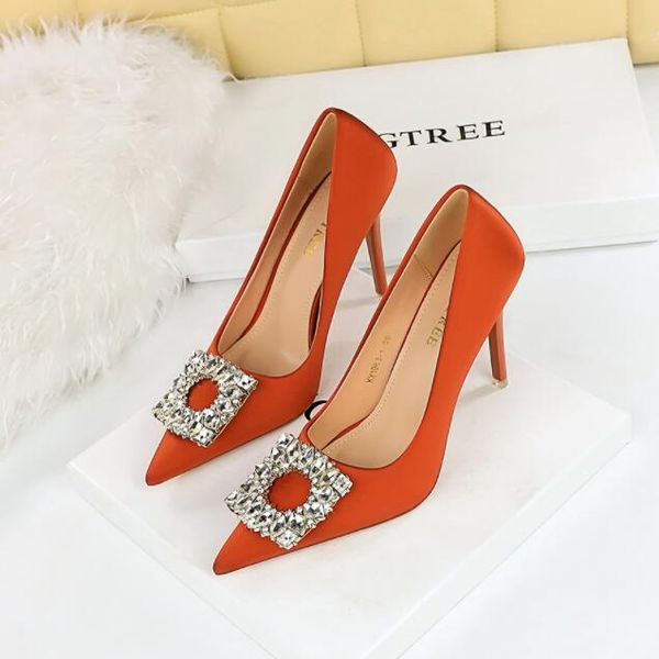 new crystal design women pumps silks satins high heels stilettos wedding shoes luxury party shoes ladies heels, Black
new crystal design women pumps silks satins high heels stilettos wedding shoes luxury party shoes ladies heels, Black