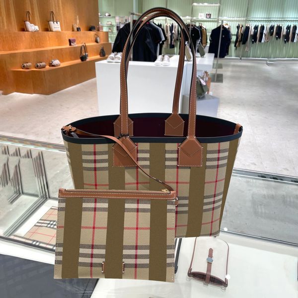 new tb london designer bag two sided canvas handbags shopping bags women bag the tote bag purse stripe plaid duffle shoulder crossbody clutc
new tb london designer bag two sided canvas handbags shopping bags women bag the tote bag purse stripe plaid duffle shoulder crossbody clutc