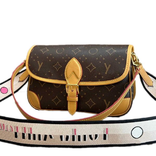designer bag shoulder bag totes real leather luxury old flower diane baguette handbag large-capacity canvas strap embossed letters colorful
designer bag shoulder bag totes real leather luxury old flower diane baguette handbag large-capacity canvas strap embossed letters colorful