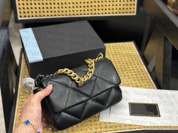 7a cc bag 1 fashionable 19 diamond patterned sheepskin women chain flip classic mini 20cm metal internal serial number with card diagonal cr
7a cc bag 1 fashionable 19 diamond patterned sheepskin women chain flip classic mini 20cm metal internal serial number with card diagonal cr
