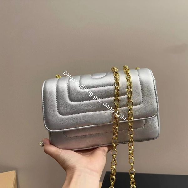 designer bag women genuine leather handbag shoulder bag carved chain u pattern girls luxury bags
designer bag women genuine leather handbag shoulder bag carved chain u pattern girls luxury bags