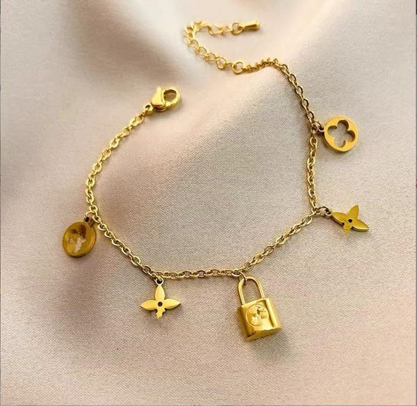 pendant necklaces large brand sensory lock bracelet, female v-shaped clavicle chain, simple gold personalized bracelet, Silver
pendant necklaces large brand sensory lock bracelet, female v-shaped clavicle chain, simple gold personalized bracelet, Silver