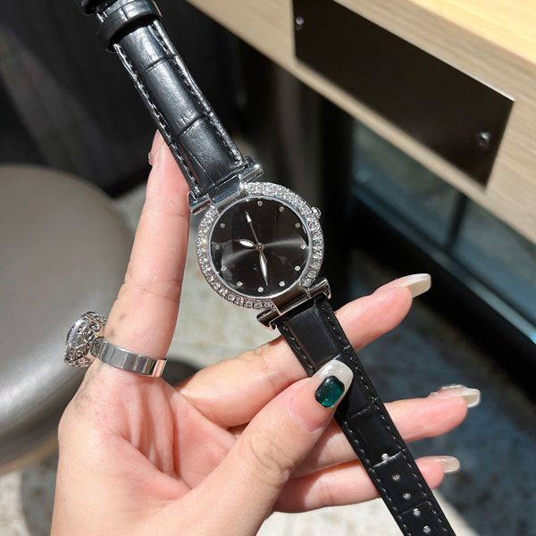 women's watch masonry watch quartz movement 33mm stainless steel case automatic date waterproof design casual watch luxury, Slivery;brown
women's watch masonry watch quartz movement 33mm stainless steel case automatic date waterproof design casual watch luxury, Slivery;brown