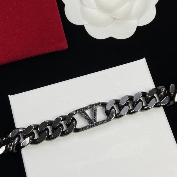 classic pendant necklace designer design women's necklace popular jewelry party valentine's day jewelry gift box, Black
classic pendant necklace designer design women's necklace popular jewelry party valentine's day jewelry gift box, Black