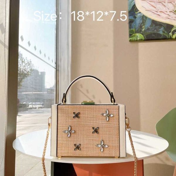 women's 2023 new korean net red rhinestone flower chain box bag small square bag handheld one shoulder crossbody bag 230613
women's 2023 new korean net red rhinestone flower chain box bag small square bag handheld one shoulder crossbody bag 230613