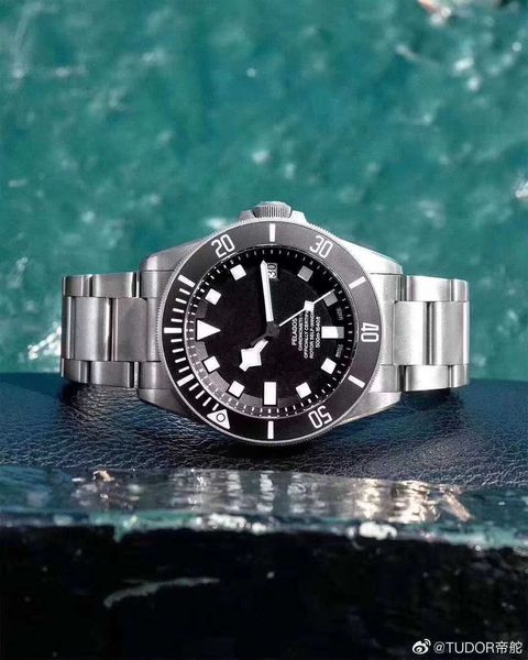 luxury pelagos watch for men 4saw designer tudr watches with mechanical movement blue dial date uhr montre homme with box, Slivery;brown
luxury pelagos watch for men 4saw designer tudr watches with mechanical movement blue dial date uhr montre homme with box, Slivery;brown