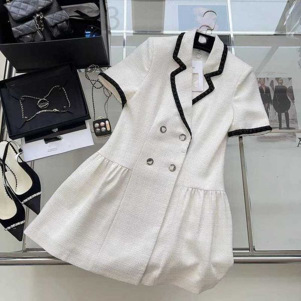 urban dresses designer spring/summer new style celebrity elegant and shows slimming age reducing contrast panel beaded decorative polo neck, White;black
urban dresses designer spring/summer new style celebrity elegant and shows slimming age reducing contrast panel beaded decorative polo neck, White;black
