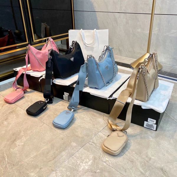 luxury three-piece set edition underarm bag nylon women's handbag men's wallet original bag crossbody bag designer handbag zipper
luxury three-piece set edition underarm bag nylon women's handbag men's wallet original bag crossbody bag designer handbag zipper