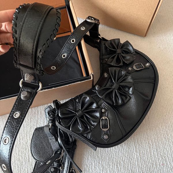 le cagole designer bags bow motorcycle bags rivet cool girl bag women hobo handbags lady shoulder bag luxury heart shaped mirror oil wax lea
le cagole designer bags bow motorcycle bags rivet cool girl bag women hobo handbags lady shoulder bag luxury heart shaped mirror oil wax lea