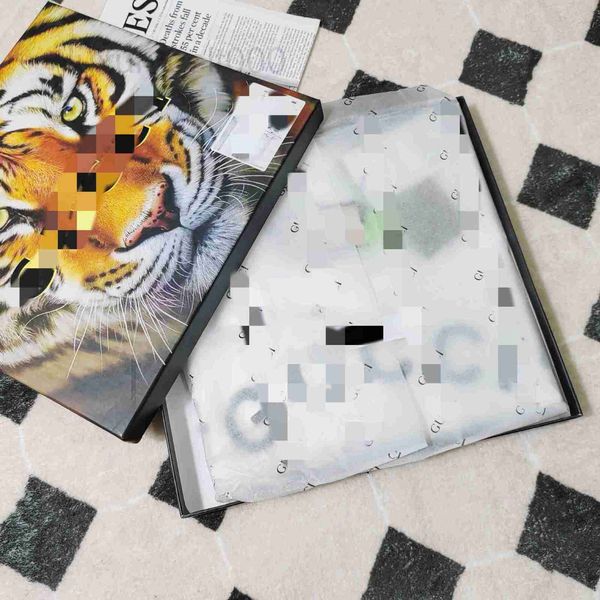 men's t-shirts designer 22ss centennial series belt line short sleeve printing pattern 2s42, White;black
men's t-shirts designer 22ss centennial series belt line short sleeve printing pattern 2s42, White;black